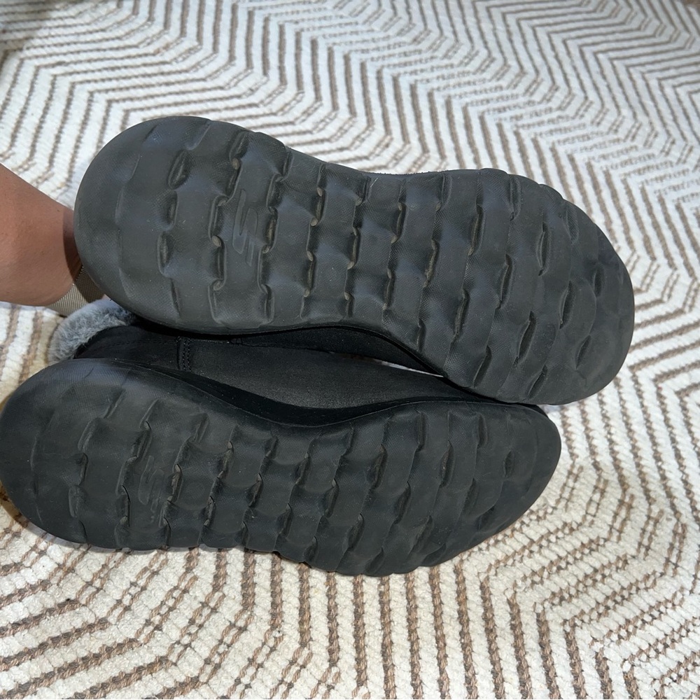 Skechers On the Go Winter Boots Women Black Bootie Faux Fur Lined Women’s Size 9 - Picture 5 of 10